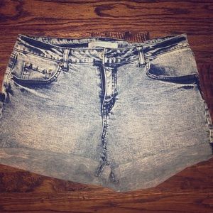 Stone washed high waisted denim jean shorts.